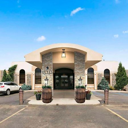 Revel Hotel Minot - Surestay Collection By Best Western Exteriör bild
