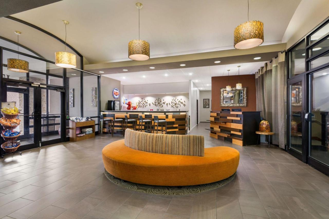 Revel Hotel Minot - Surestay Collection By Best Western Exteriör bild