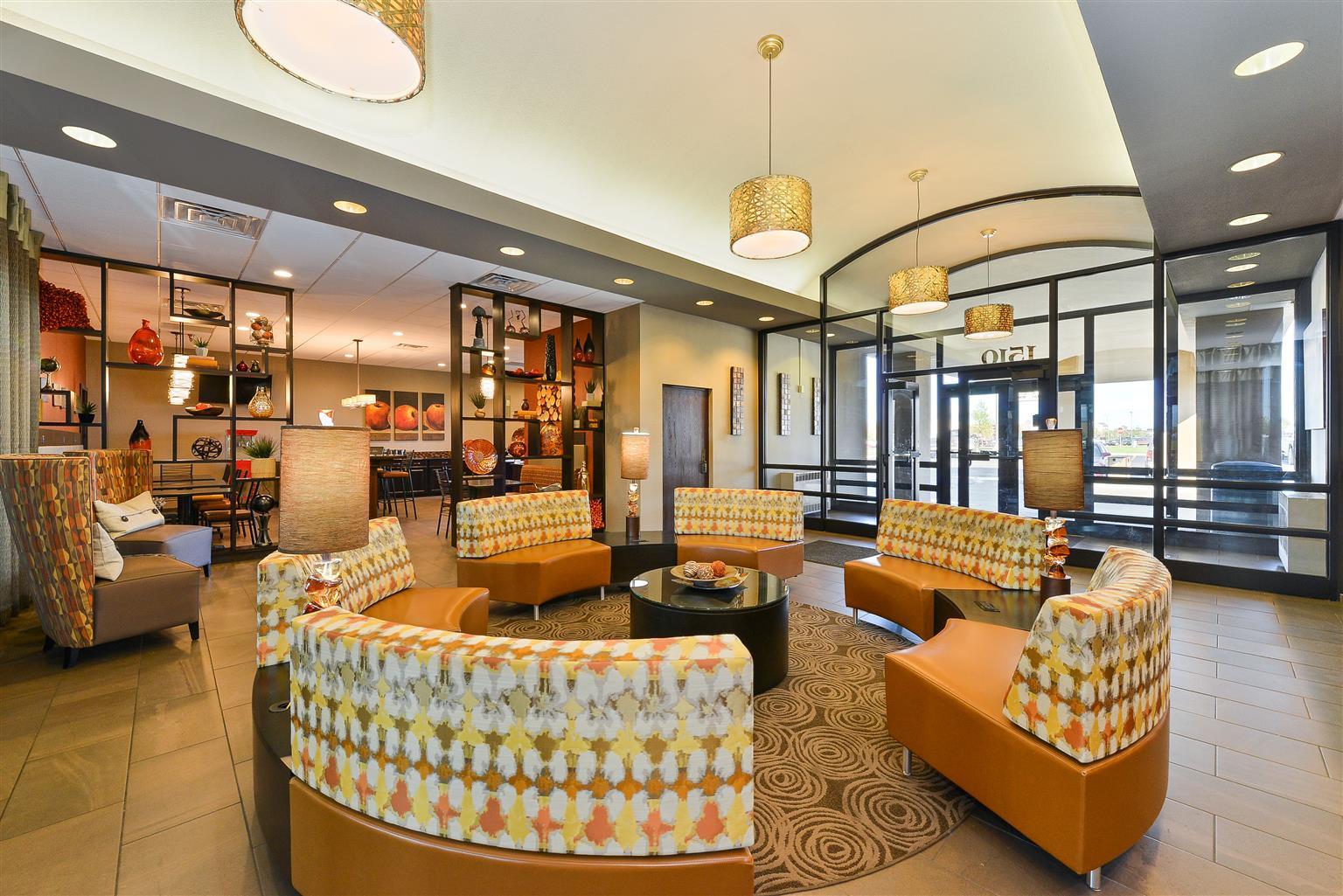 Revel Hotel Minot - Surestay Collection By Best Western Exteriör bild