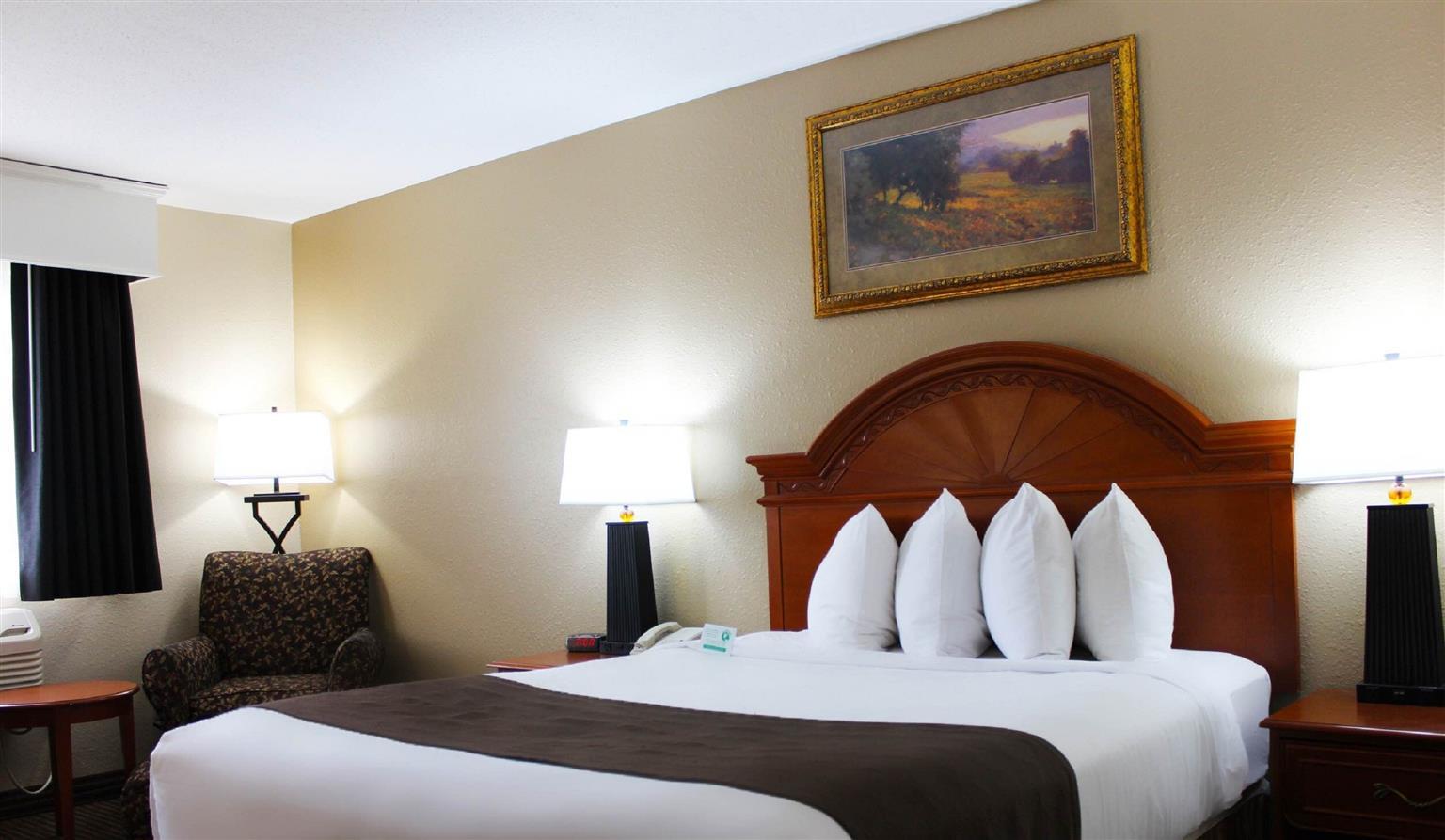 Revel Hotel Minot - Surestay Collection By Best Western Exteriör bild