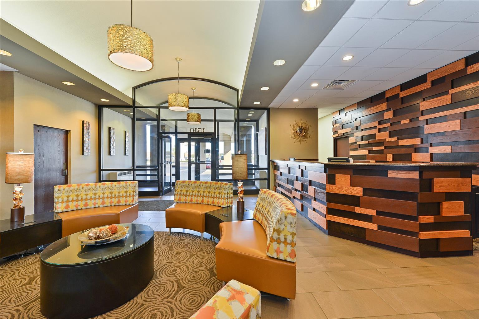 Revel Hotel Minot - Surestay Collection By Best Western Exteriör bild