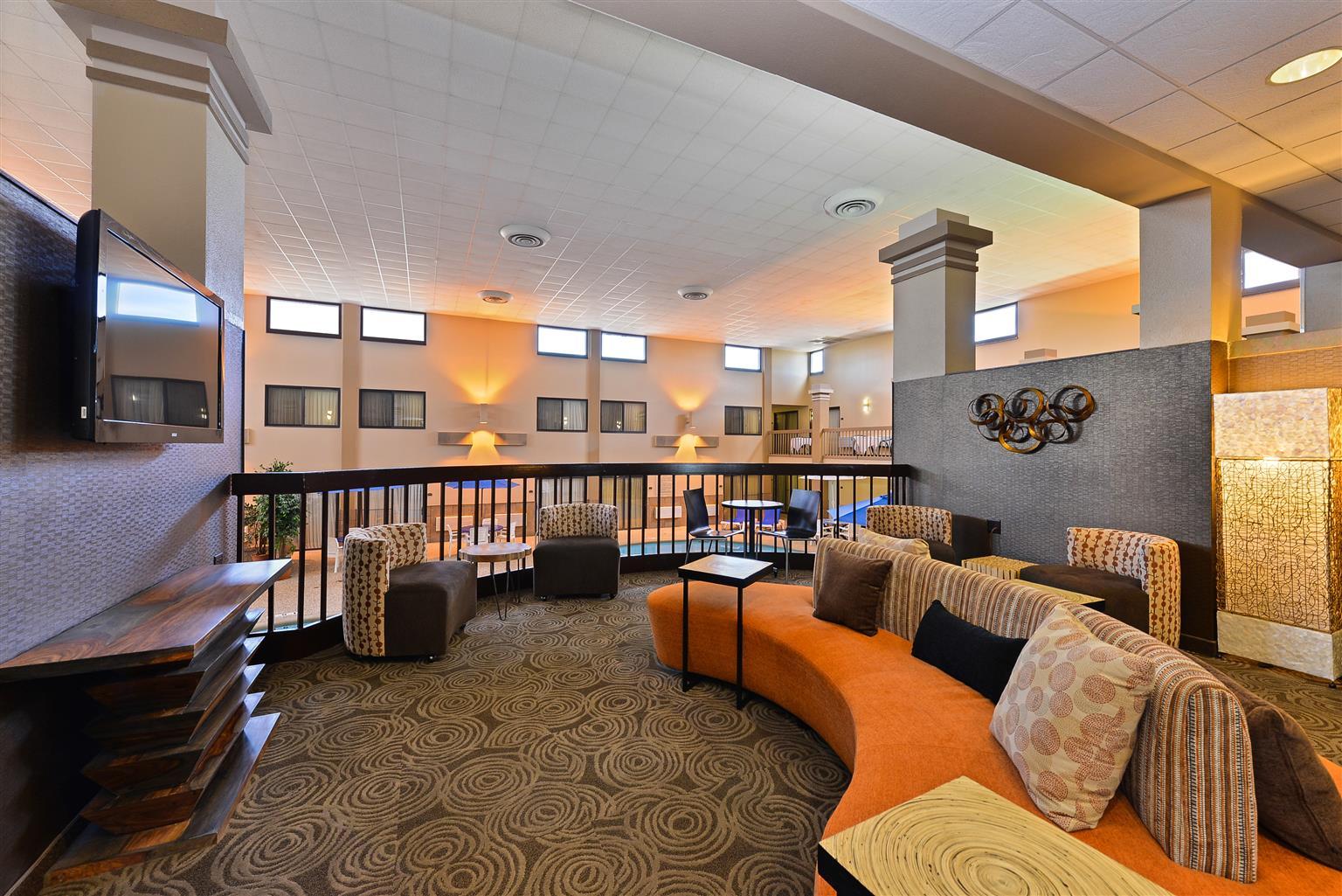 Revel Hotel Minot - Surestay Collection By Best Western Exteriör bild