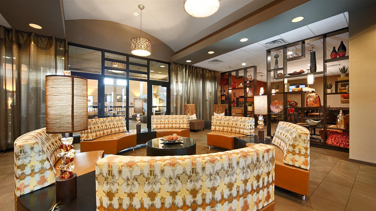 Revel Hotel Minot - Surestay Collection By Best Western Exteriör bild
