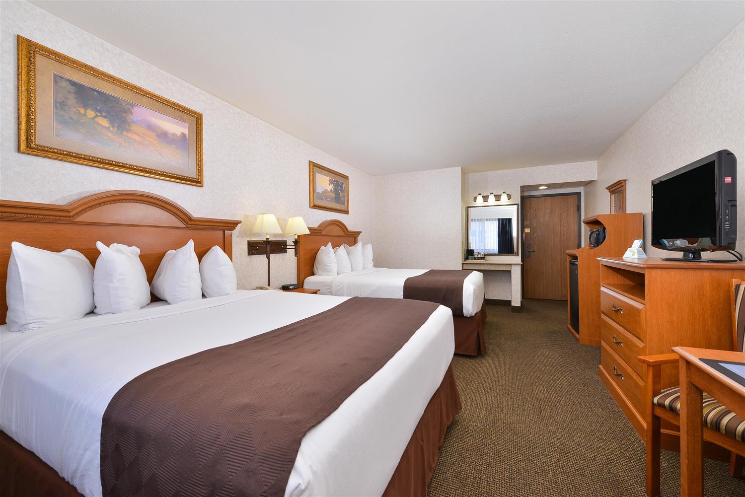 Revel Hotel Minot - Surestay Collection By Best Western Exteriör bild