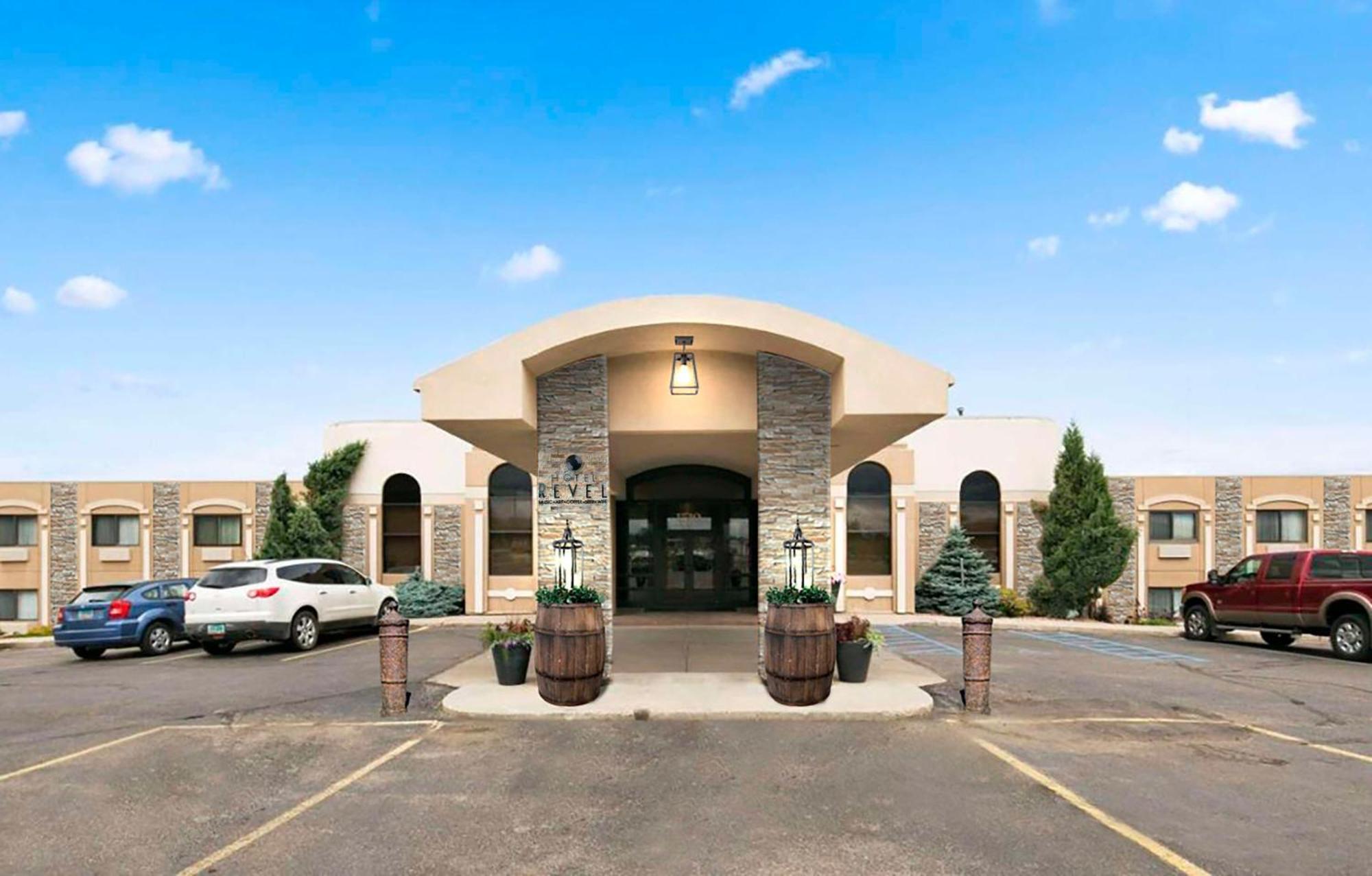 Revel Hotel Minot - Surestay Collection By Best Western Exteriör bild