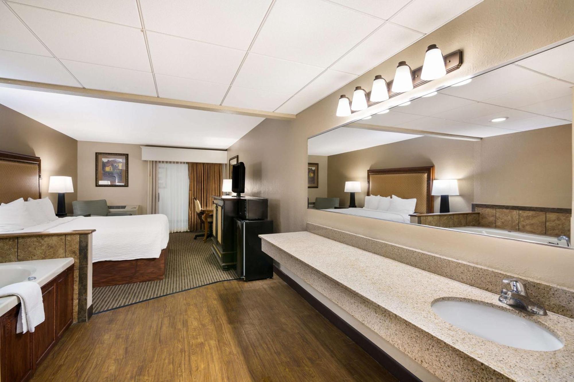 Revel Hotel Minot - Surestay Collection By Best Western Exteriör bild