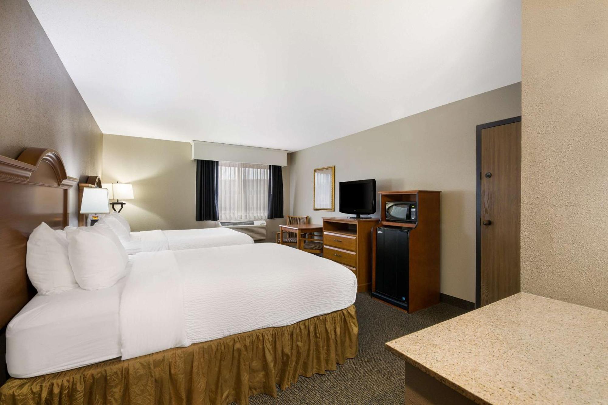 Revel Hotel Minot - Surestay Collection By Best Western Exteriör bild