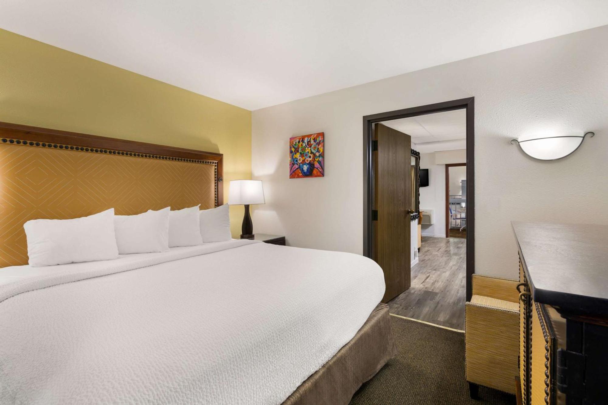 Revel Hotel Minot - Surestay Collection By Best Western Exteriör bild