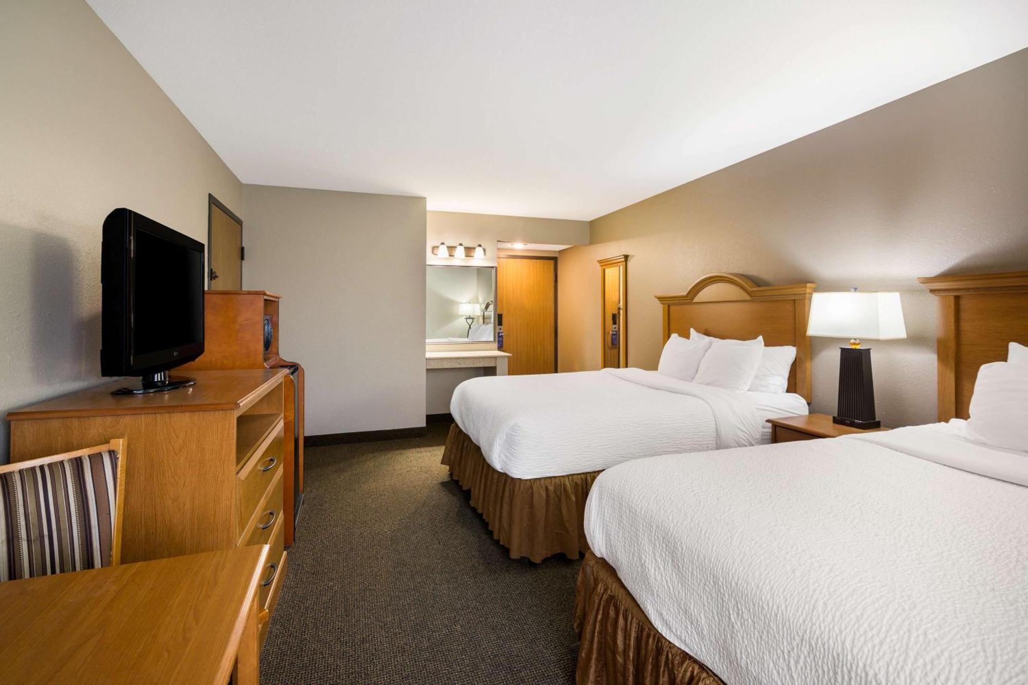 Revel Hotel Minot - Surestay Collection By Best Western Exteriör bild