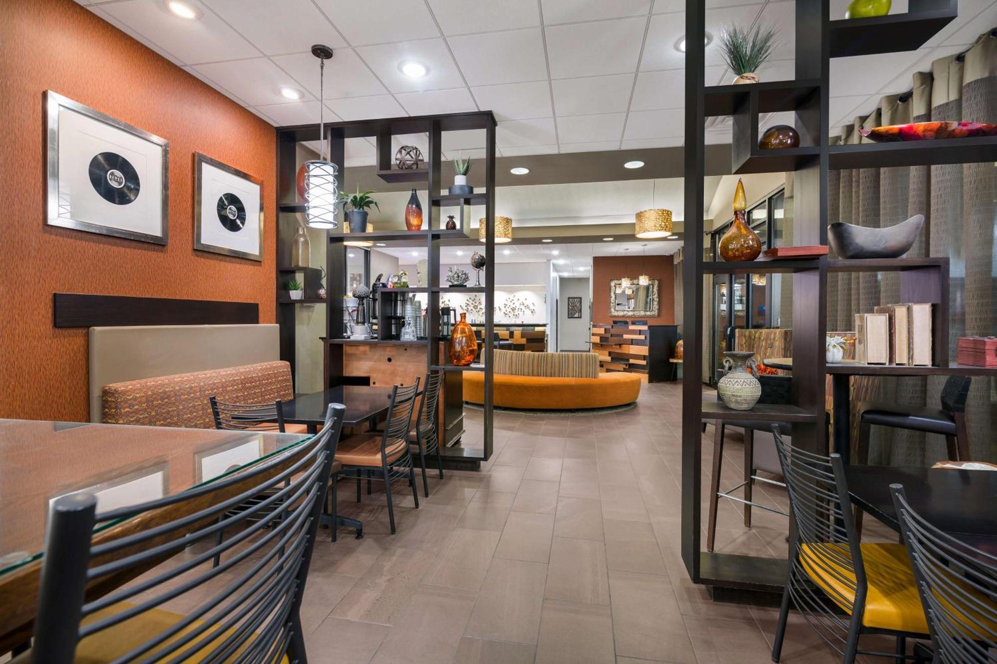 Revel Hotel Minot - Surestay Collection By Best Western Exteriör bild