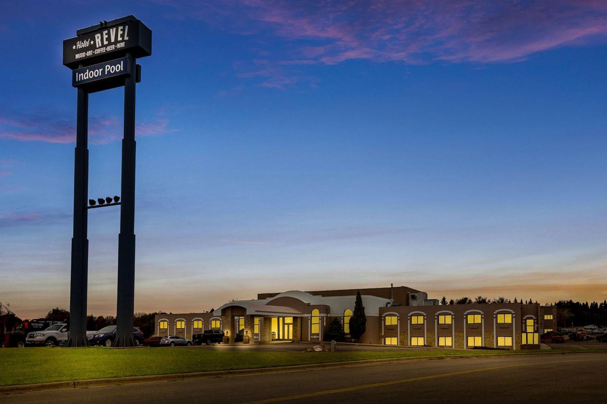 Revel Hotel Minot - Surestay Collection By Best Western Exteriör bild